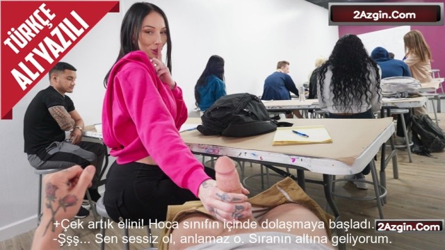 Dershanede dersten sıkılan genç kız hoca sınıftayken masa altına saklanarak sikişti