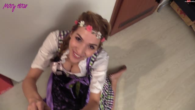Dirndl sürtüğü spermlerini yut!