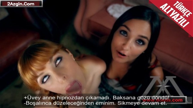 Üvey kardeşiyle hipnoz etme yeteneğini denerken üvey annesinin gözünü döndürdü